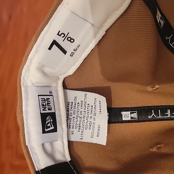 Buffalo Bills New Era Fitted HAT - Picture 3 of 5